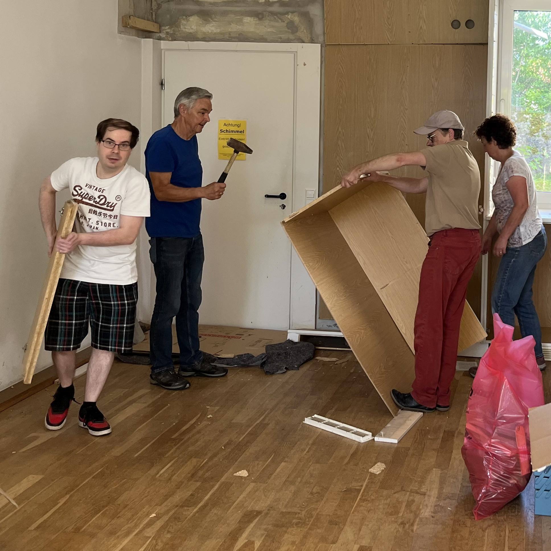 Abrissarbeiten im Geeinderaum